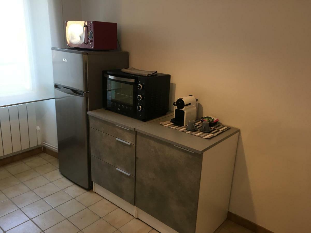 Charmant T2 Rdc Dans Residence Avec Parc Arbore Saint-Pierre-le-Moutier Luaran gambar