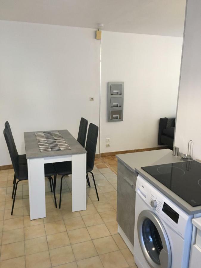 Charmant T2 Rdc Dans Residence Avec Parc Arbore Saint-Pierre-le-Moutier Luaran gambar