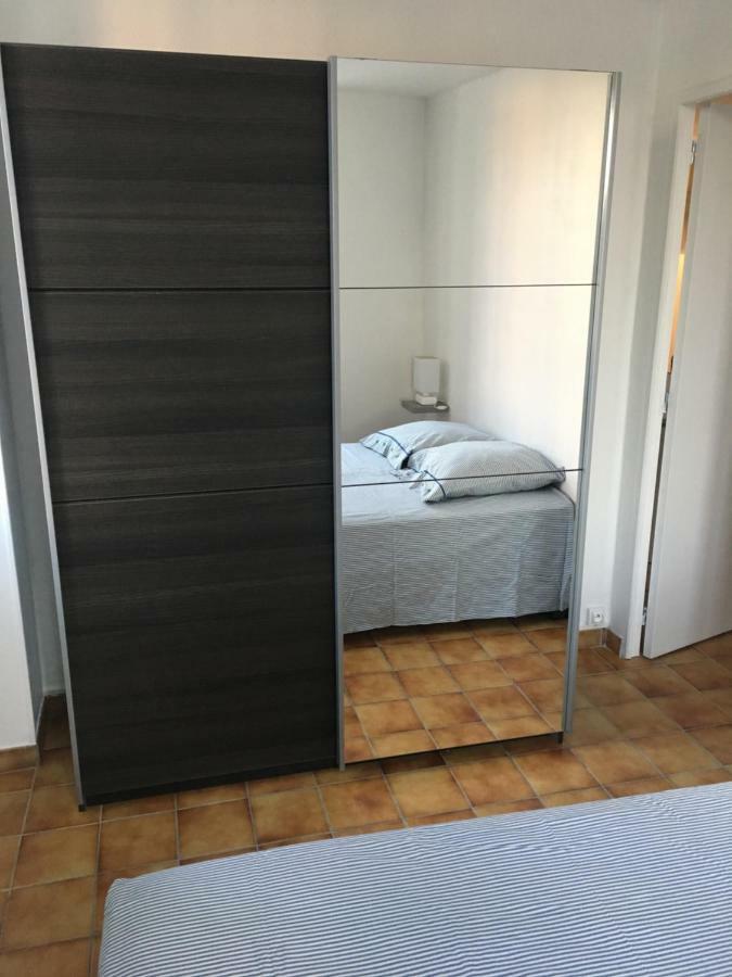Charmant T2 Rdc Dans Residence Avec Parc Arbore Saint-Pierre-le-Moutier Luaran gambar