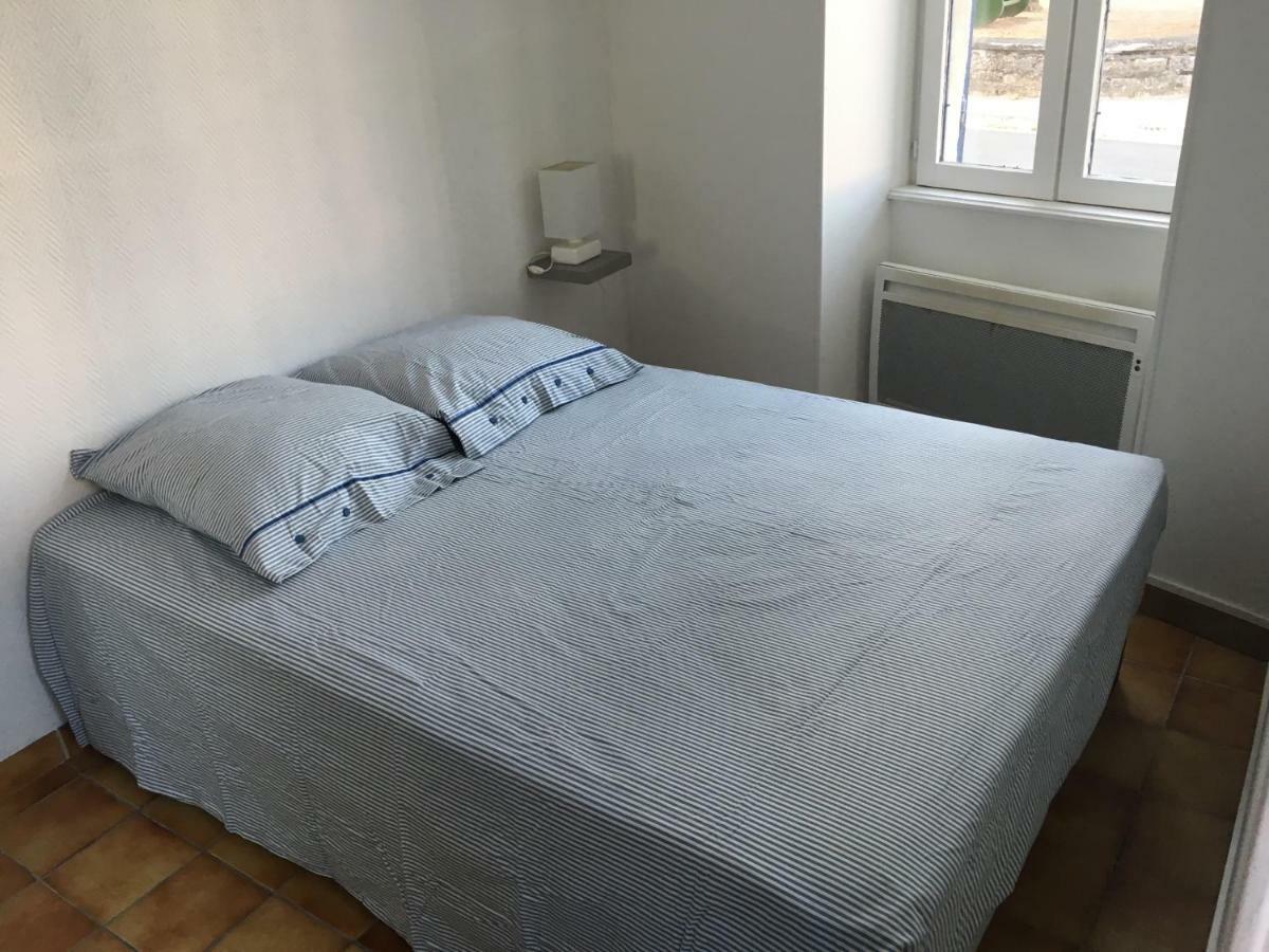Charmant T2 Rdc Dans Residence Avec Parc Arbore Saint-Pierre-le-Moutier Luaran gambar