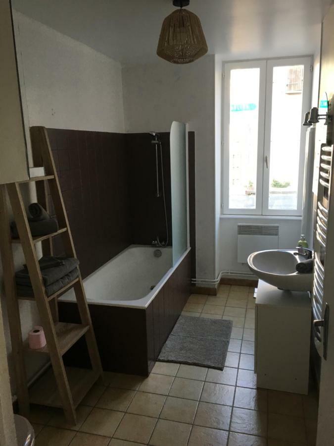 Charmant T2 Rdc Dans Residence Avec Parc Arbore Saint-Pierre-le-Moutier Luaran gambar